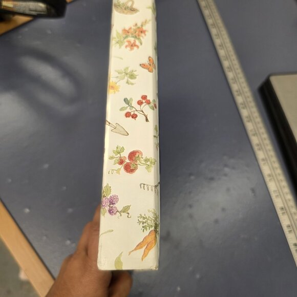 C.R. Gibson How Does Your Baby Grow A Baby Book Hardcover Garden Wildlife 24pg - Picture 4 of 9